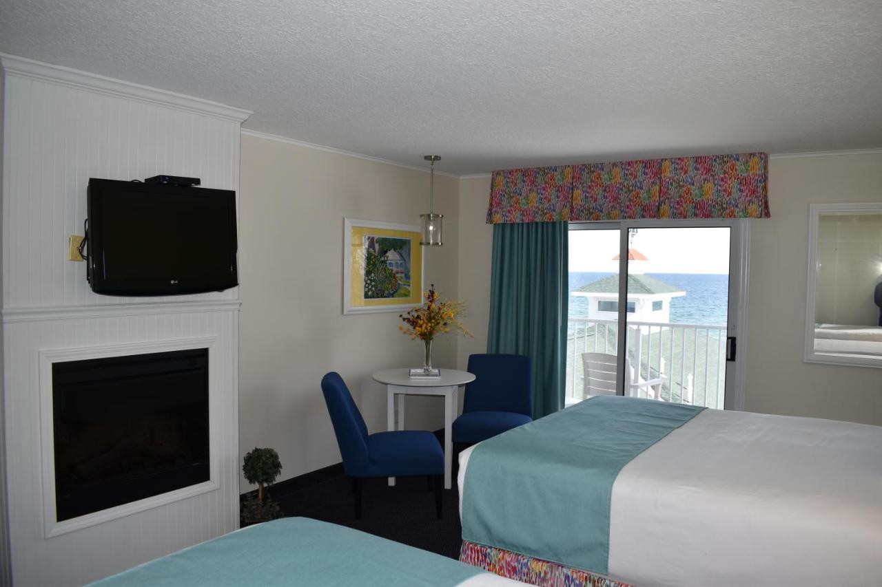 Breakers Resort - Lakeside Saint Ignace Exterior photo